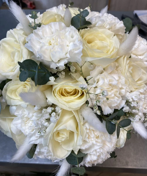 Bouquet blanc et eucalyptus 